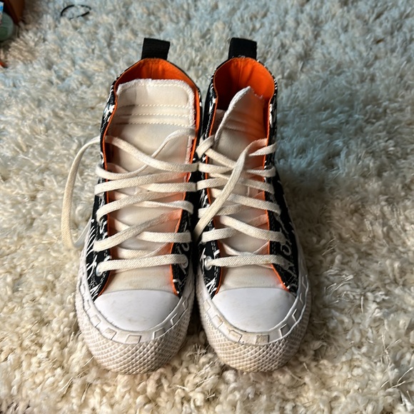 Chuck Converse - Picture 2 of 4